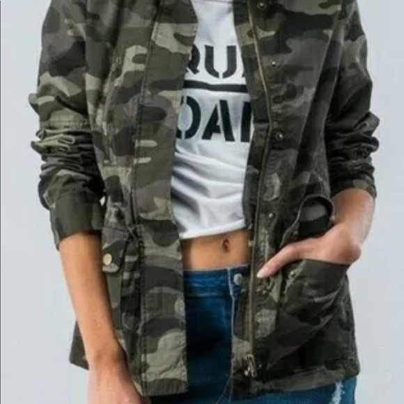 Women Camo Military Utility Jacket - Picture 5 of 13
